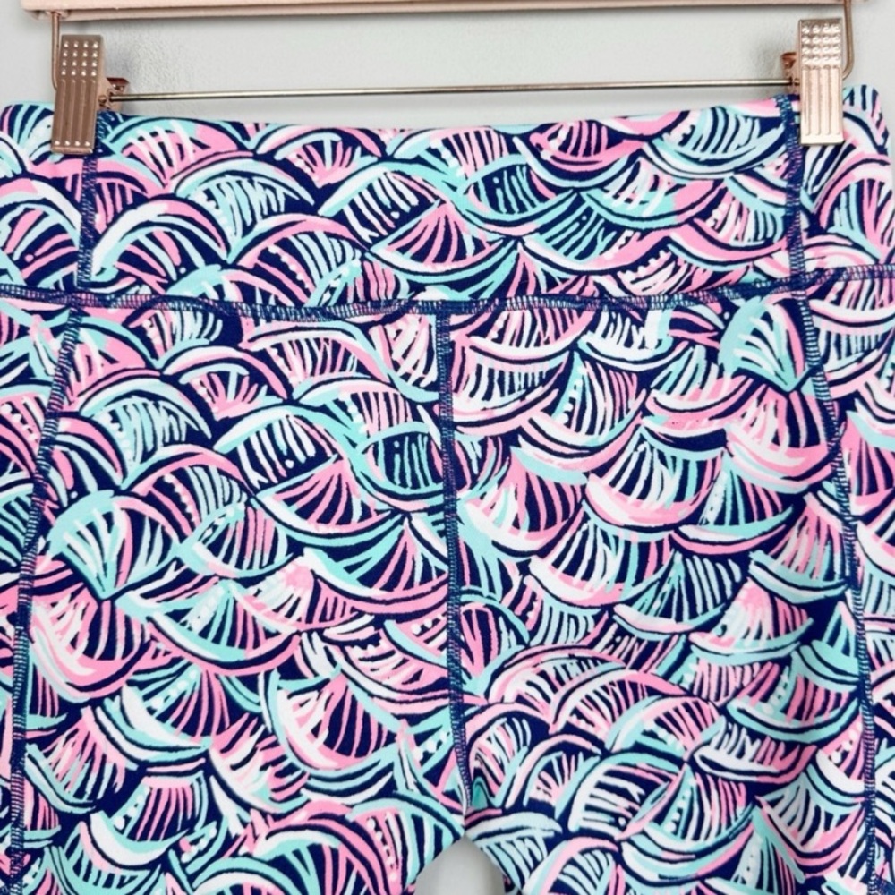Lilly Pulitzer Neptunes Net Weekender Luxletic Leggings - Picture 10 of 12